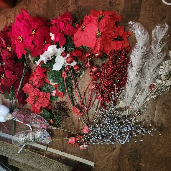 Box of Ashland christmas Noel Flowers/Holiday Decor Mixed Lot Deluxe Bush Box - Picture 5 of 15